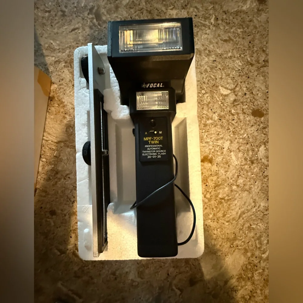 Vintage Original Packaging MPF-700T Black Twin Electronic Flash Unit
